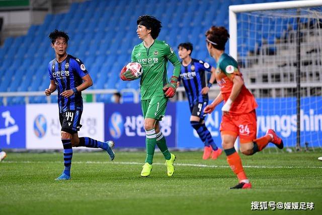 组图：世界杯-埃及vs澳大利亚 任意球造哈尼乌龙